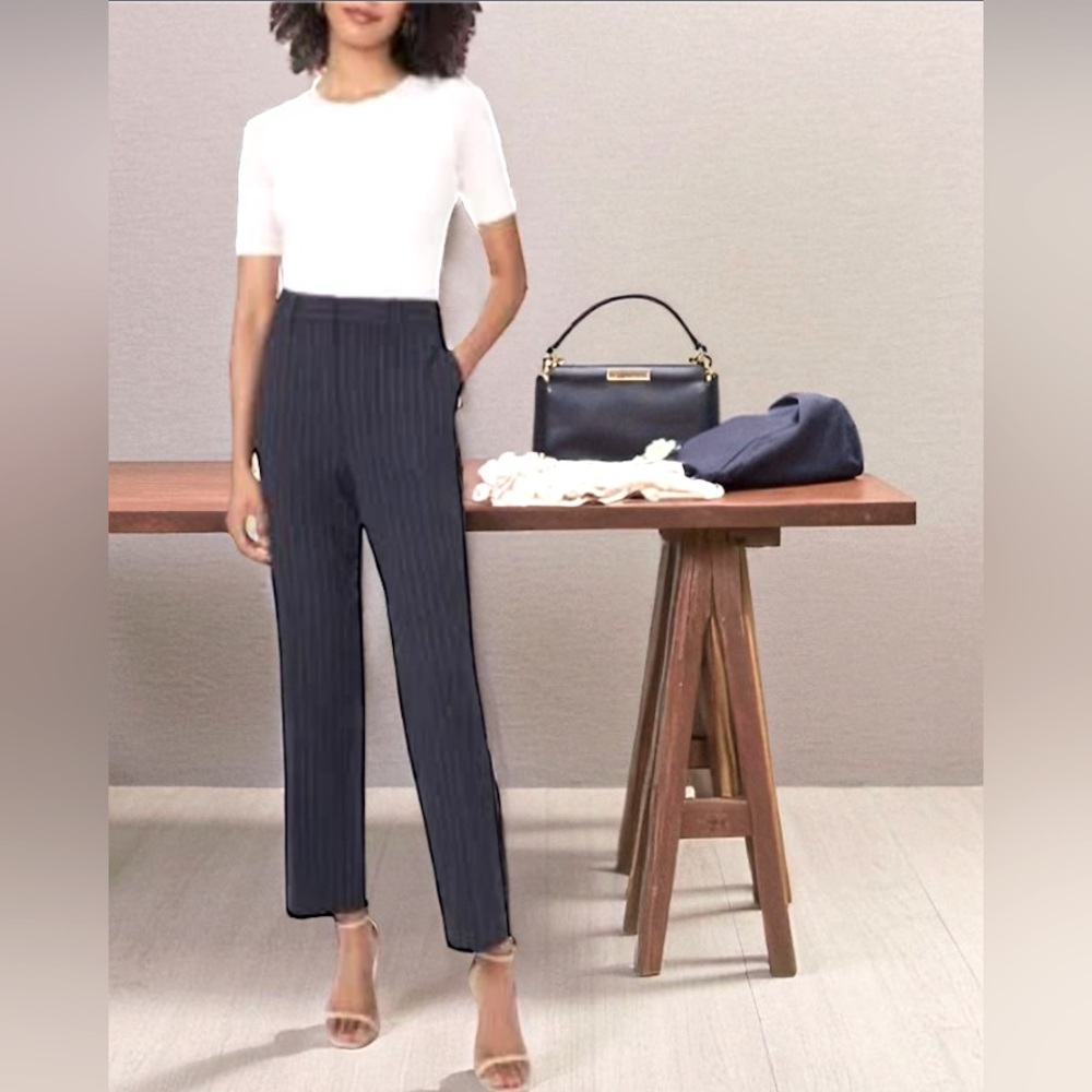 Crosby Flat Front Straight Leg Pinstriped Pants – Women’s Size 10🌹✨